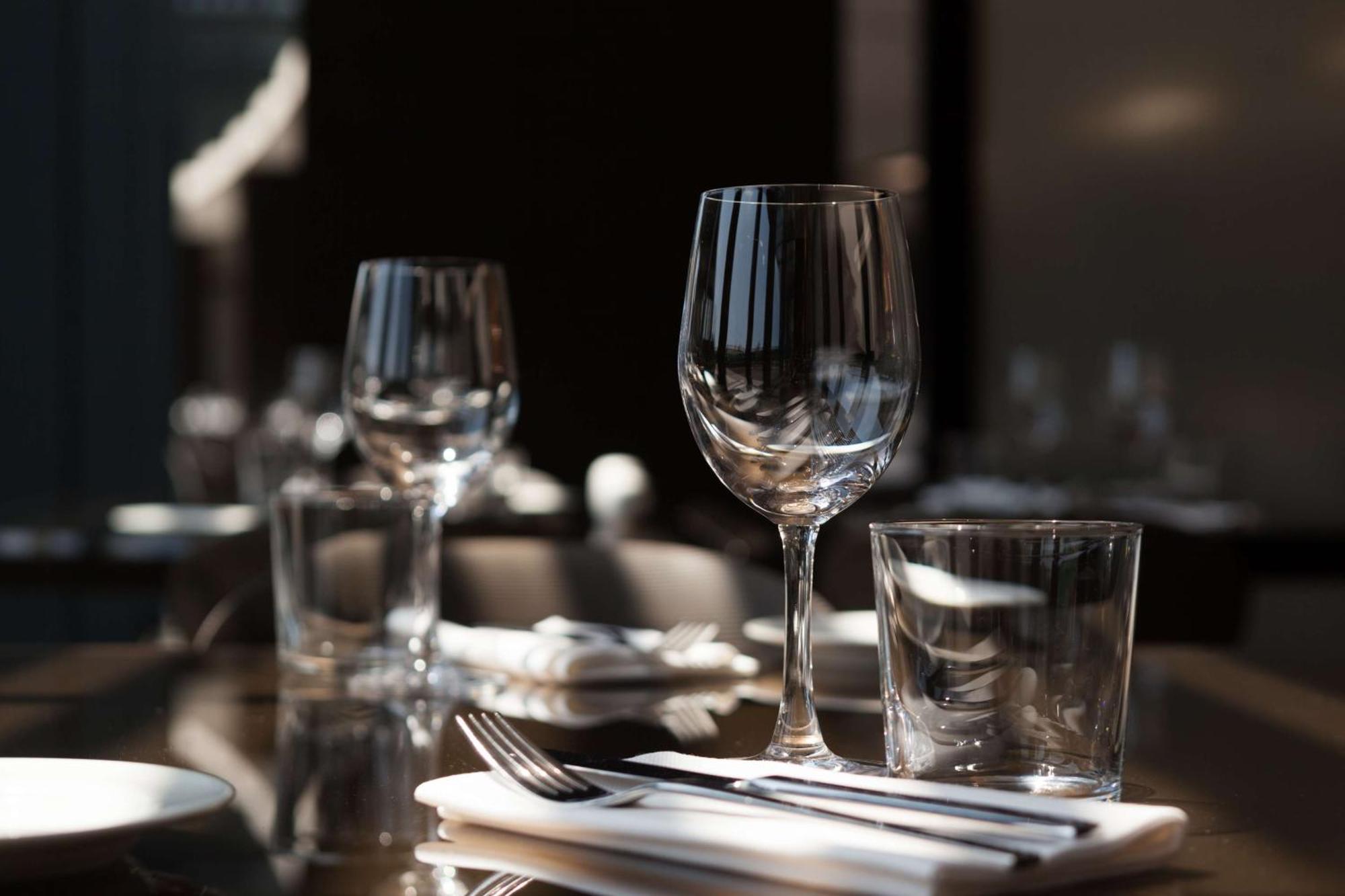 Park Plaza Gurgaon Hotel Екстериор снимка A table set for dinner